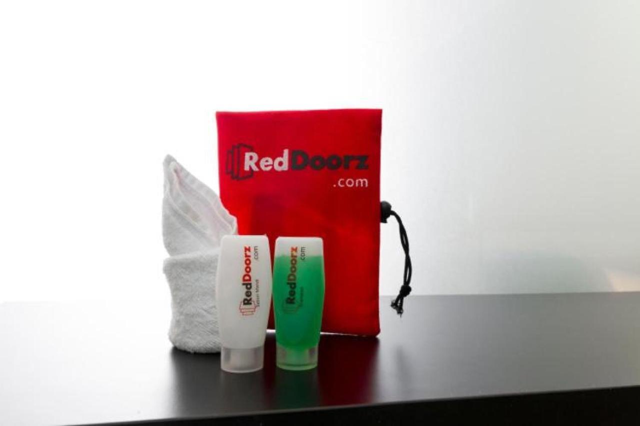Reddoorz Plus @ Hertasning Area Makassar Eksteriør billede