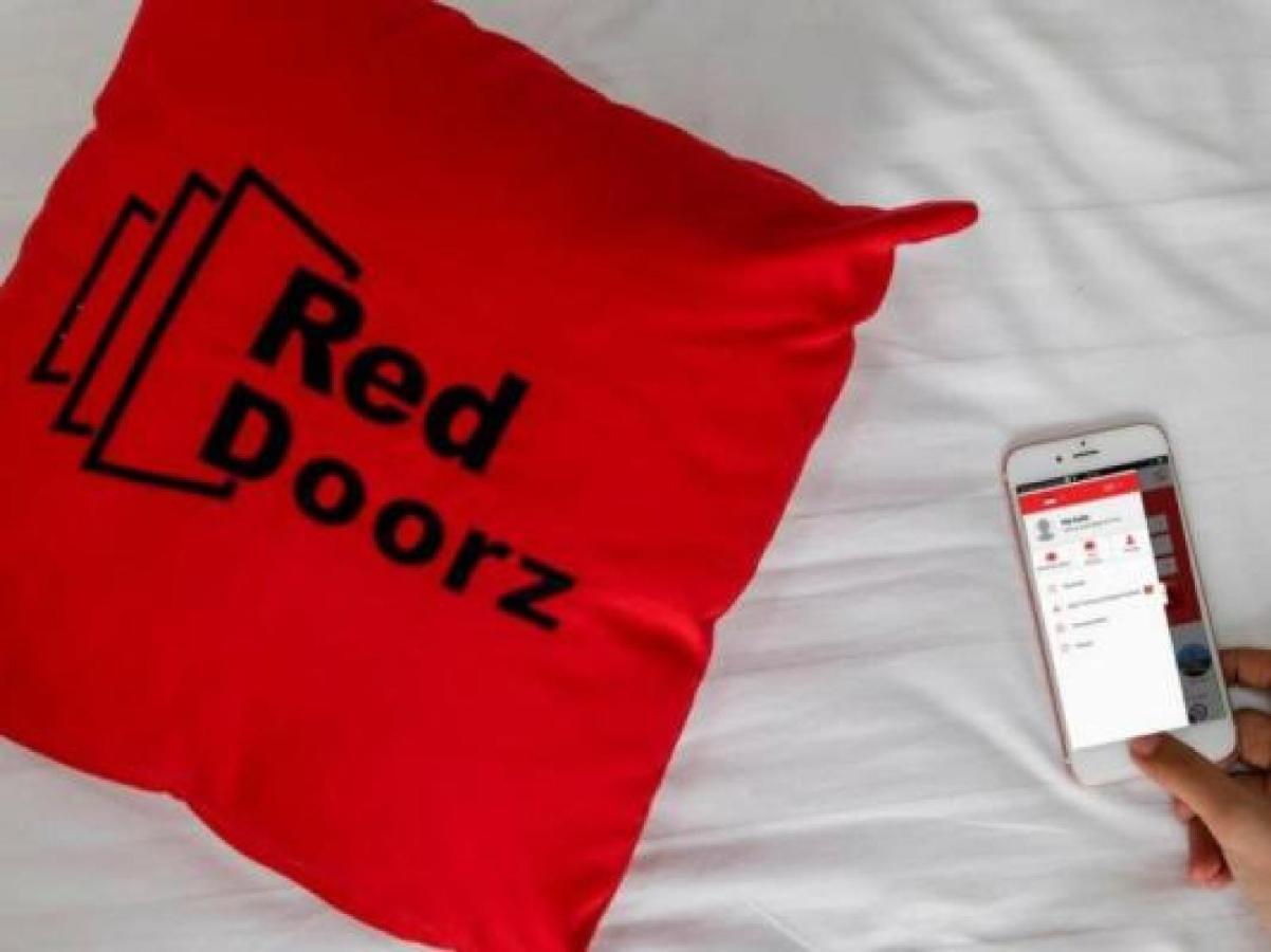 Reddoorz Plus @ Hertasning Area Makassar Eksteriør billede